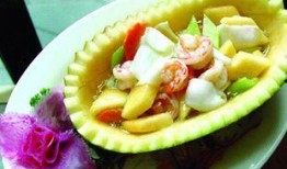 七七吃哈密瓜,甜蜜滋味与成长故事