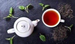 阳光午后品茶吃瓜