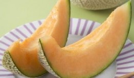 七七吃哈密瓜,甜蜜滋味与成长故事