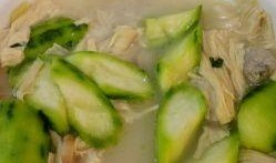 纳凉吃瓜照片真实,定格美好时光