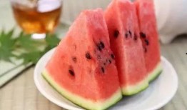 宝宝吃瓜解暑怎么吃的,瓜果清凉，健康美味一夏
