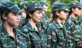 军训吃瓜女主角,瓜田里的女主角传奇