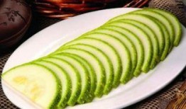 角瓜苦了可以吃吗,角瓜苦了还能食用吗？揭秘其食用安全与处理方法