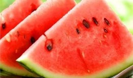 吃瓜就得吃奔驰牌的西瓜,尽享奔驰牌西瓜的甘甜诱惑