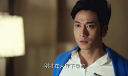 吃瓜男生拍照诡异