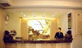 酒店前台吃瓜故事,酒店前台那些不为人知的“吃瓜”故事